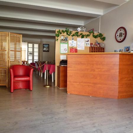 Hotel La Flamme Rouge Сен-Жирон Екстериор снимка