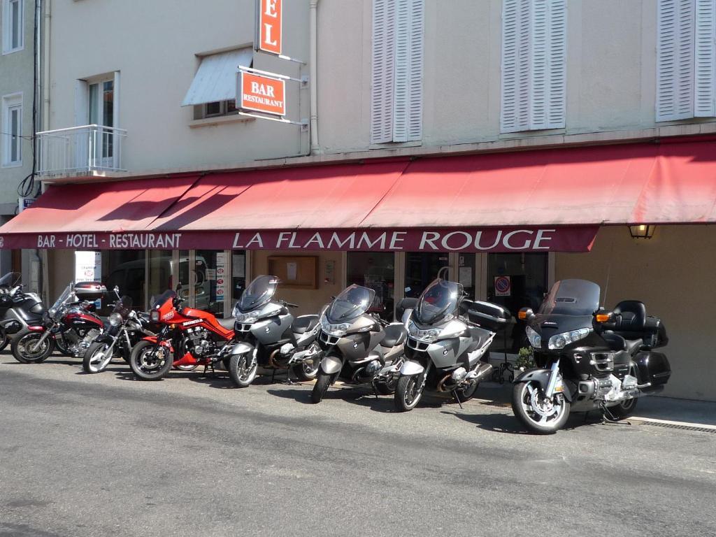 Hotel La Flamme Rouge Сен-Жирон Екстериор снимка